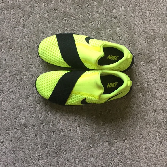 Nike Shoes - Slip on nikes